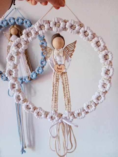 Anioł stróż chłopiec-biel