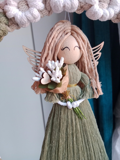 Aniołek w wianku dla nauczyciela-szławia